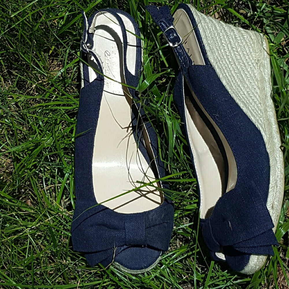 Talbots cute navy and straw wedge sandal NWOT